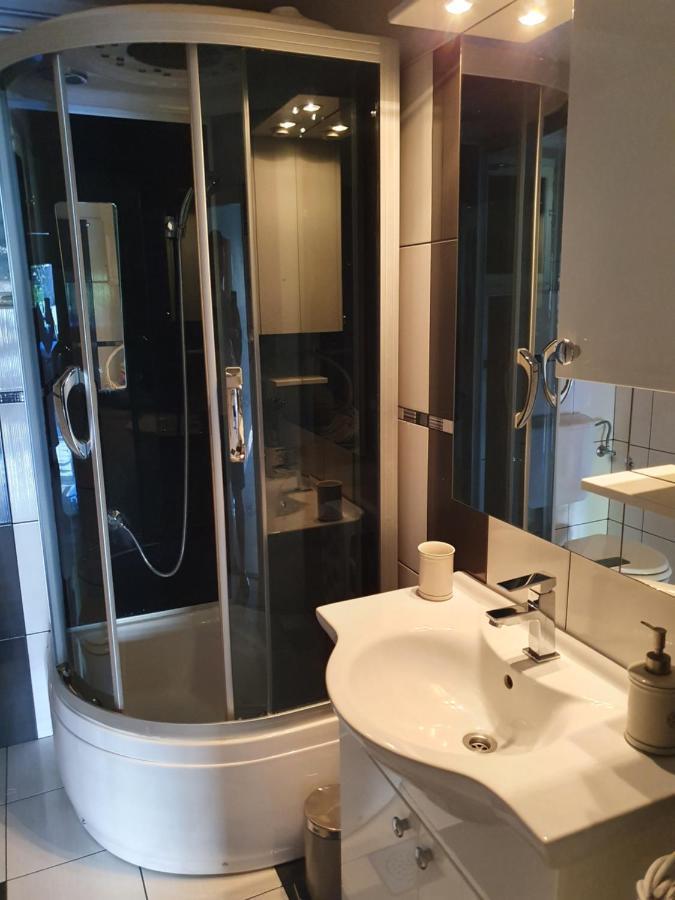 Appartamento Apartman Luka Sinj Esterno foto