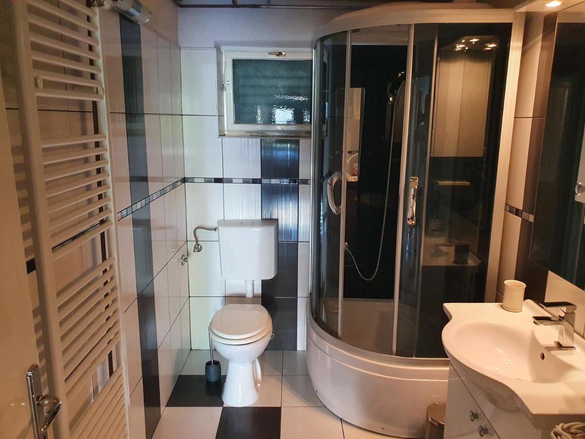 Appartamento Apartman Luka Sinj Esterno foto